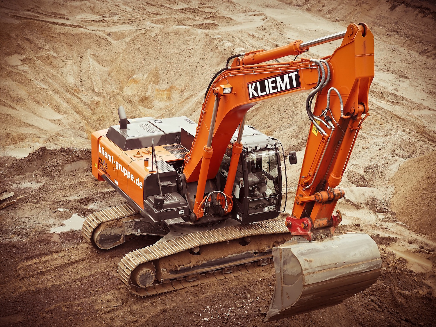 RIIMPO320F Conduct Civil Construction Excavator Operations SDS Training